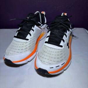 Under Armour Charged Assert 10 Running Sneakers Men's White Lace-Up Size 9